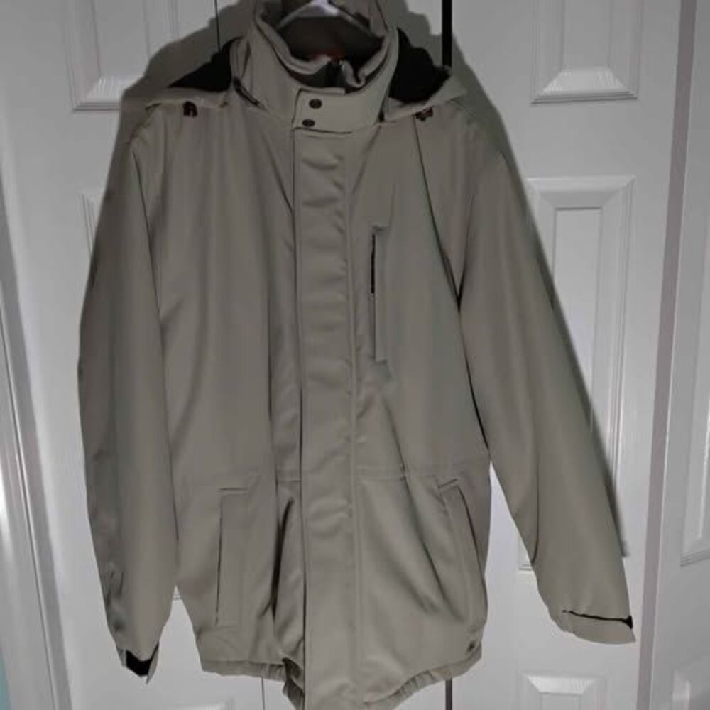 Men's winter coat, Size XL, by Weatherproof